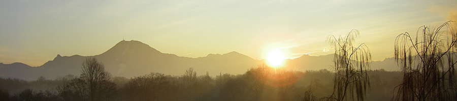 Sonnenaufgang am 24.Dezember 2009 um 8h20 �ber den Salzburger Bergen